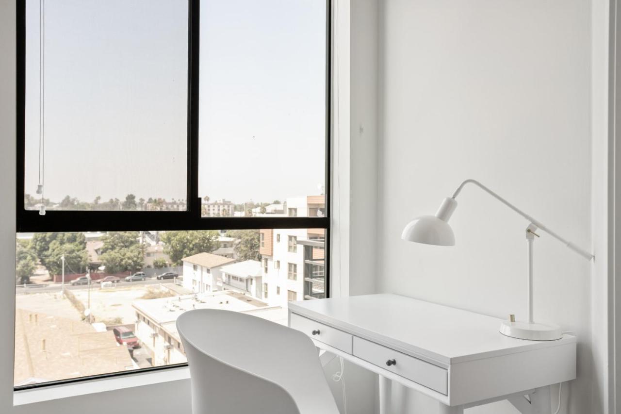 North Hollywood 1br W Gym Pool Roof Nr Metro Lax-853